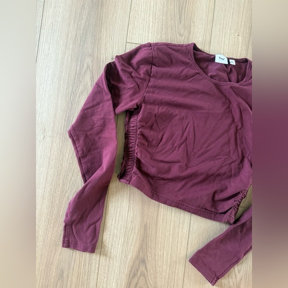 TNA burgundy & Sunday Best black crop tops both size small - Picture 4 of 6
